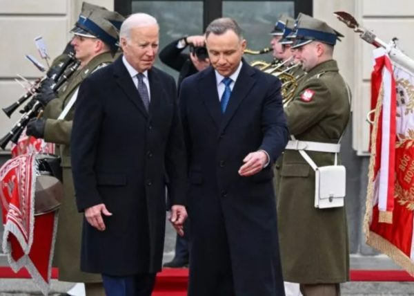 “Can’t Even Follow Simple Walking Directions” – In Poland Biden Wandered Off Again – Had to Be Redirected