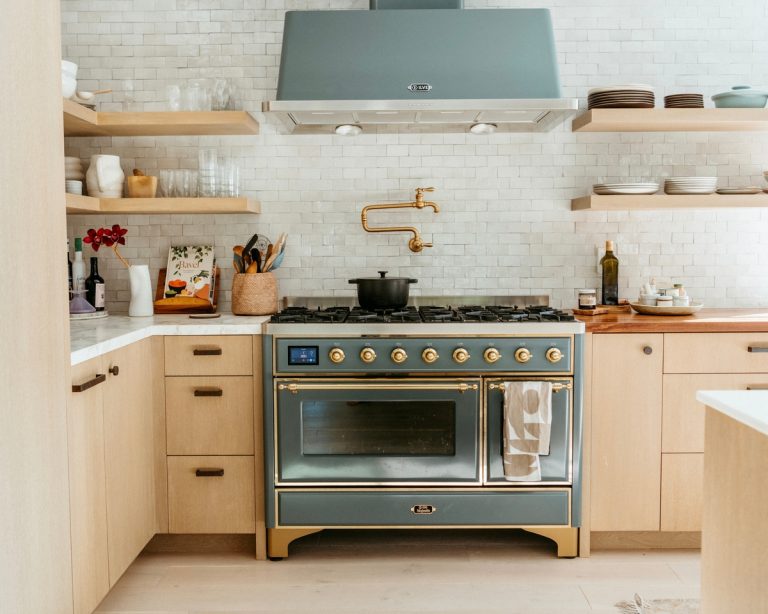 Making the Switch to Non-Toxic Cleaning Products? Here’s What to Buy