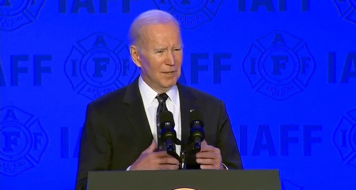 Joe Biden Repeats Lie About a Fire at His Home: “Every Piece of Furniture Had to Be Replaced” – Then Gets Lost on Stage (VIDEO)
