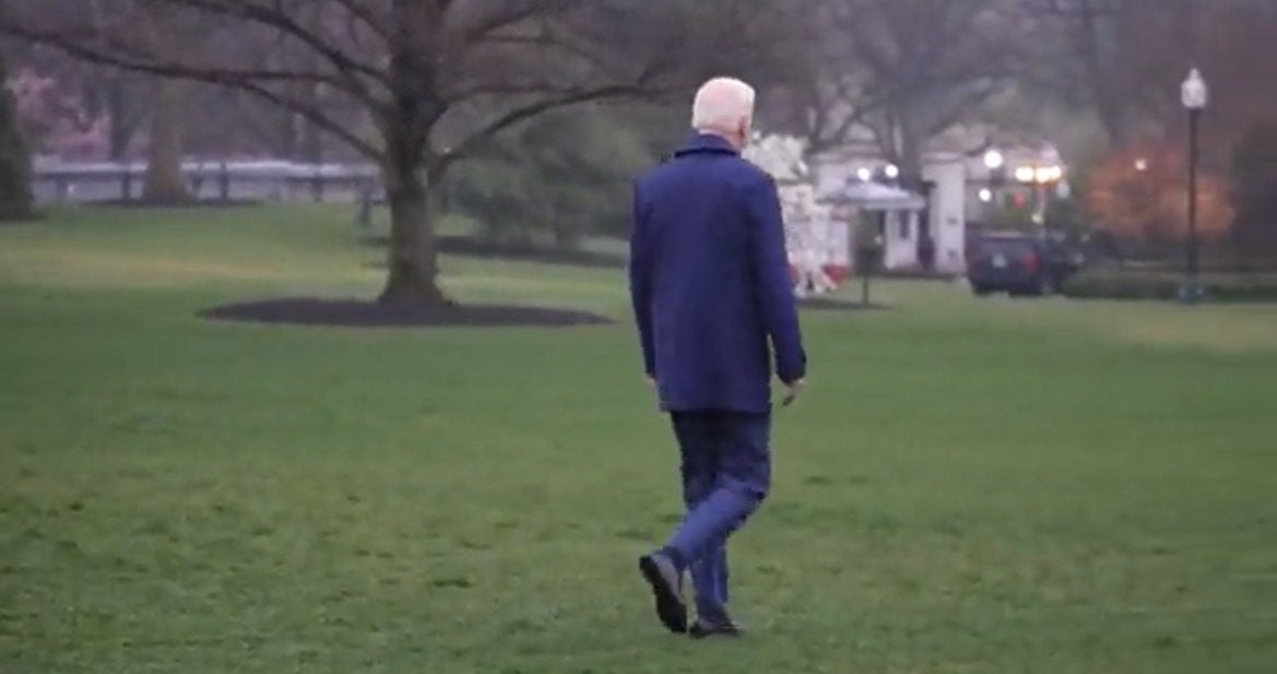 Biden Takes Off to Delaware For Another Weekend Vacation – Biden Has Spent 40% of His Presidency on Vacation with No Visitor Logs (VIDEO)