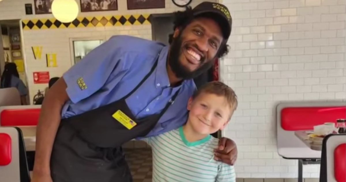 8-Year-Old Starts $5,000 Fundraiser for Favorite Waiter’s Family, Zooms Past Goal After Heartwarming Story Goes Viral