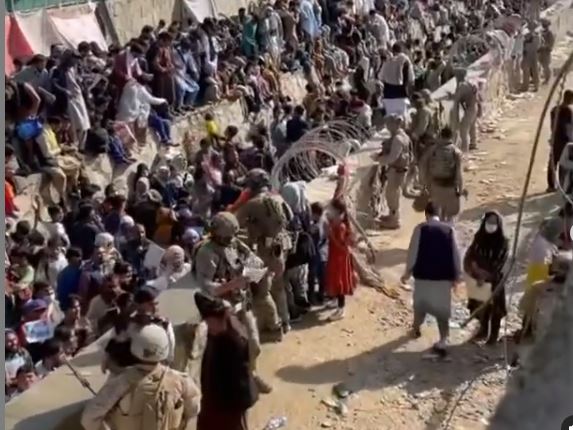 PURE INSANITY: American Heroes Confirm Previous Gateway Pundit Reporting that US Brass Knew the Suicide Bomber Was in the Area of Kabul Airport – Refused to Allow Soldiers to Take Him Out