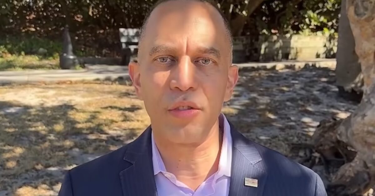 “F*ck Donald Trump!” Hakeem Jeffries Goes Off on President Trump in Profanity-Laced Tirade (VIDEO)