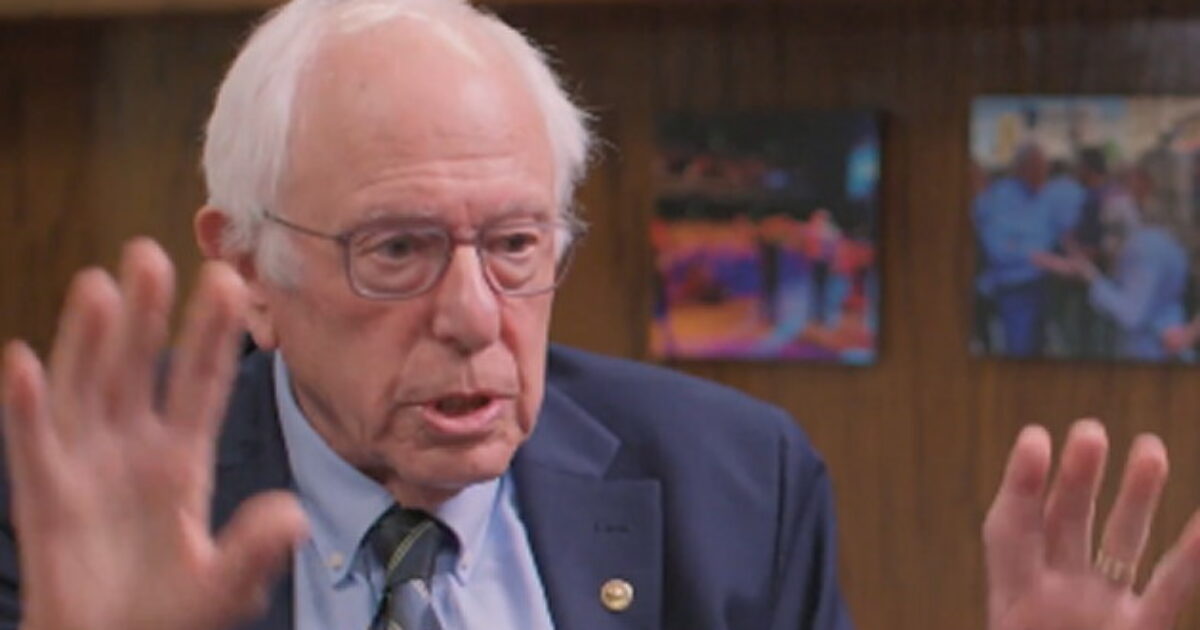 Socialist Bernie Sanders Spotted Flying First Class While He Forces Americans to Go without Pay